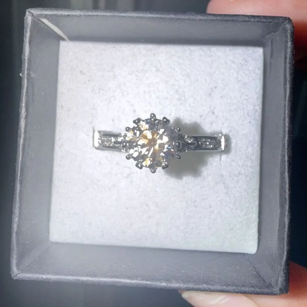 1 CT Round Moissanite Engagement Ring D Color Size 8 S925 GRA